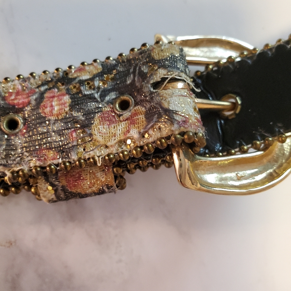 Lovely Tapestry Look Belt S MED